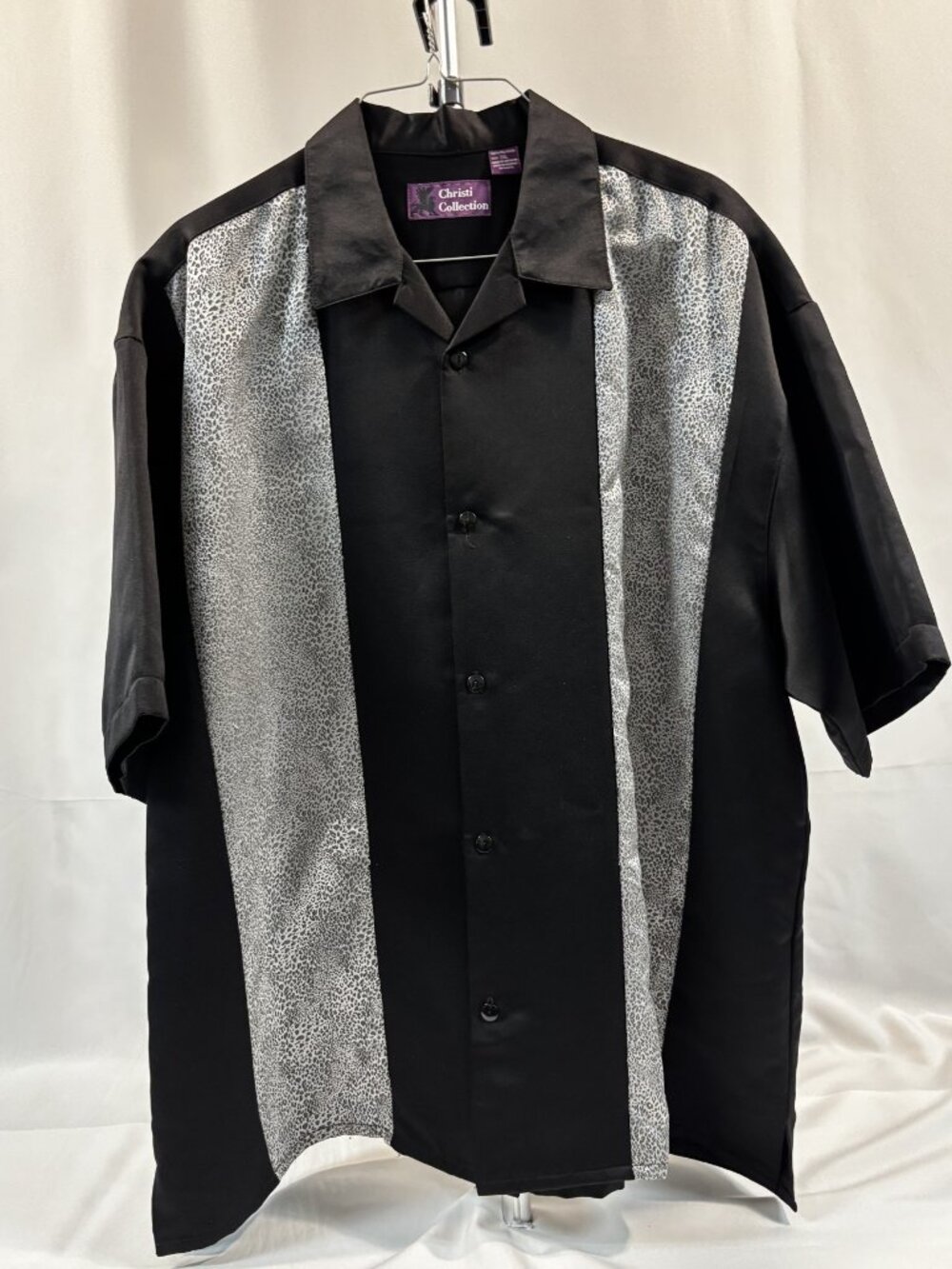Christie Collection, Men's Short Sleeve Button Up Shirt with Silver Print